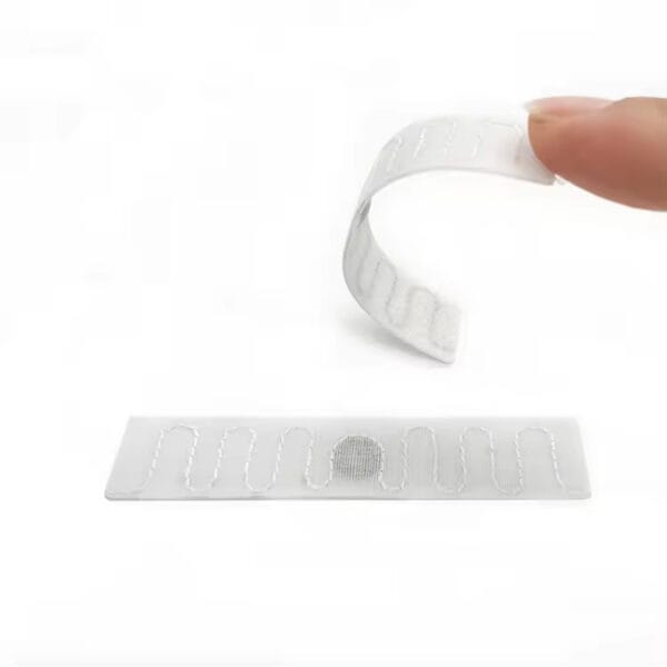 Etiqueta de silicone UHF para lavandaria para rastreio de têxteis